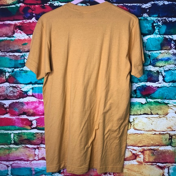 Graphic Tee *Be Free* - Picture 2 of 6